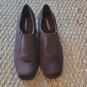 𝅺aerosoles brown suede slipon shoes.  Size is 6.5.  Wedge heel.  Very good cond.